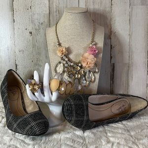 NEW PARIGI PLAID FABRIC PUMP IN BLACK MULTI - With Necklace, brac…